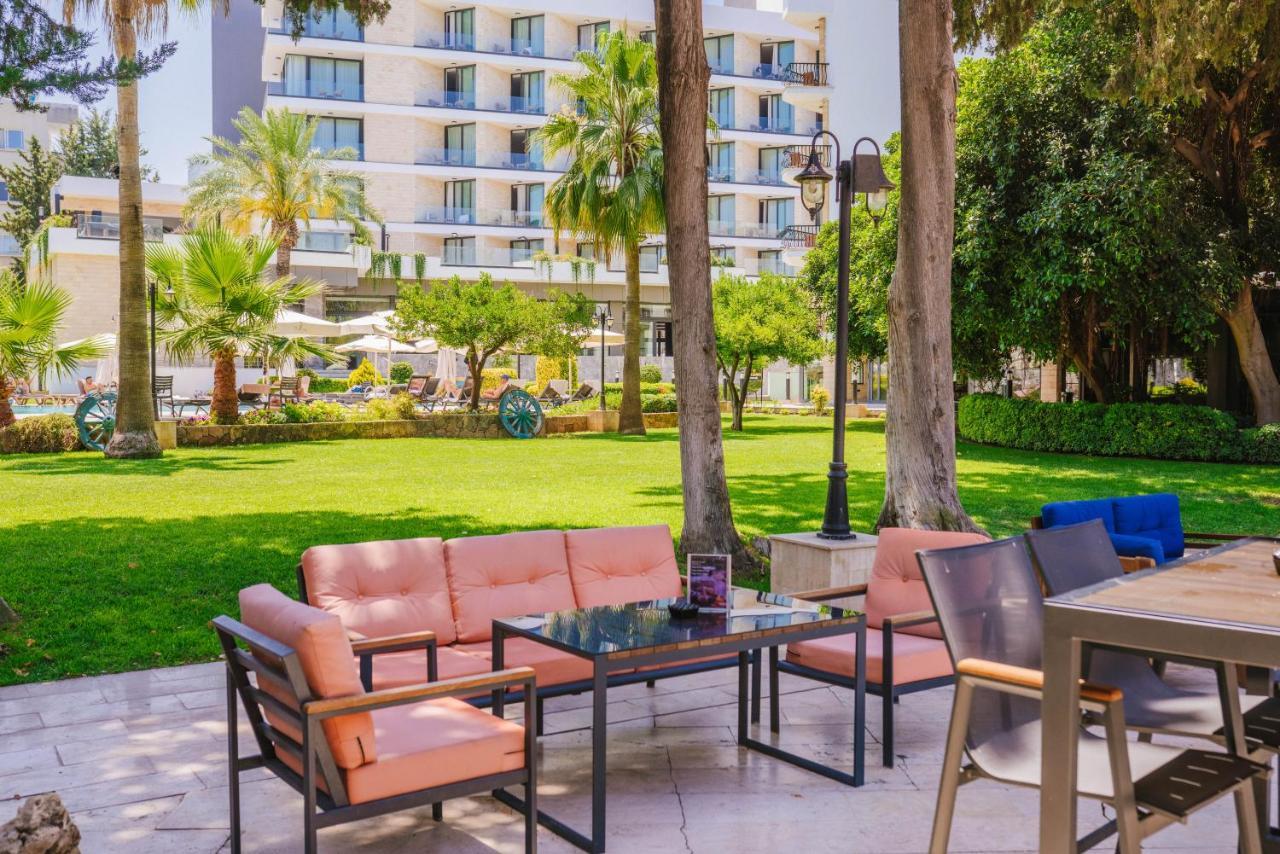 Hotel Pia Bella Kyrenia  Exterior photo