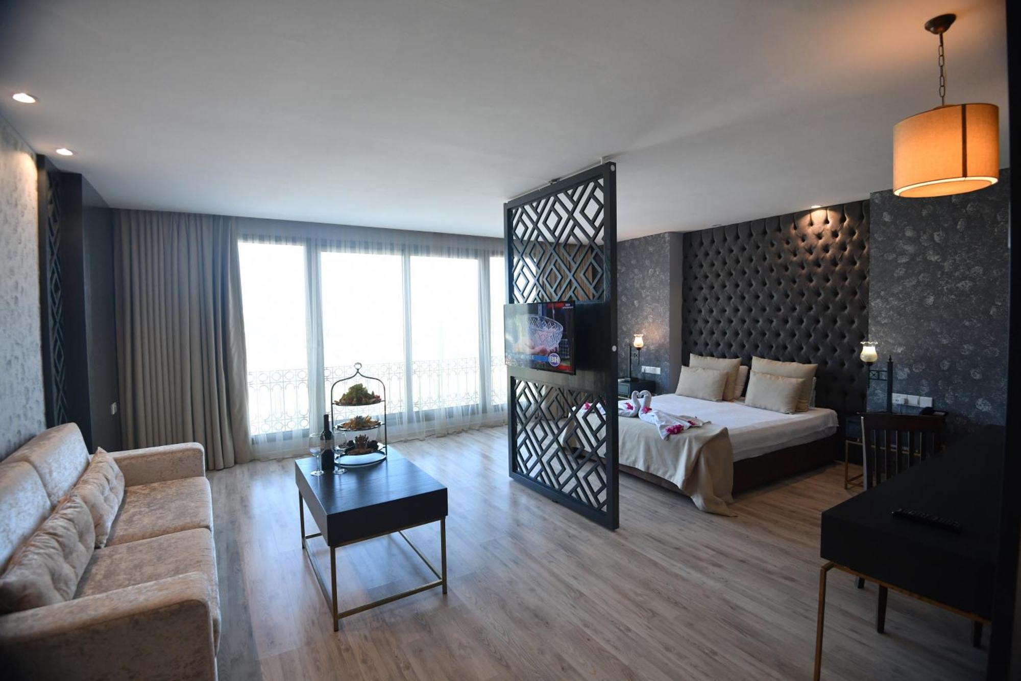 Hotel Pia Bella Kyrenia  Exterior photo