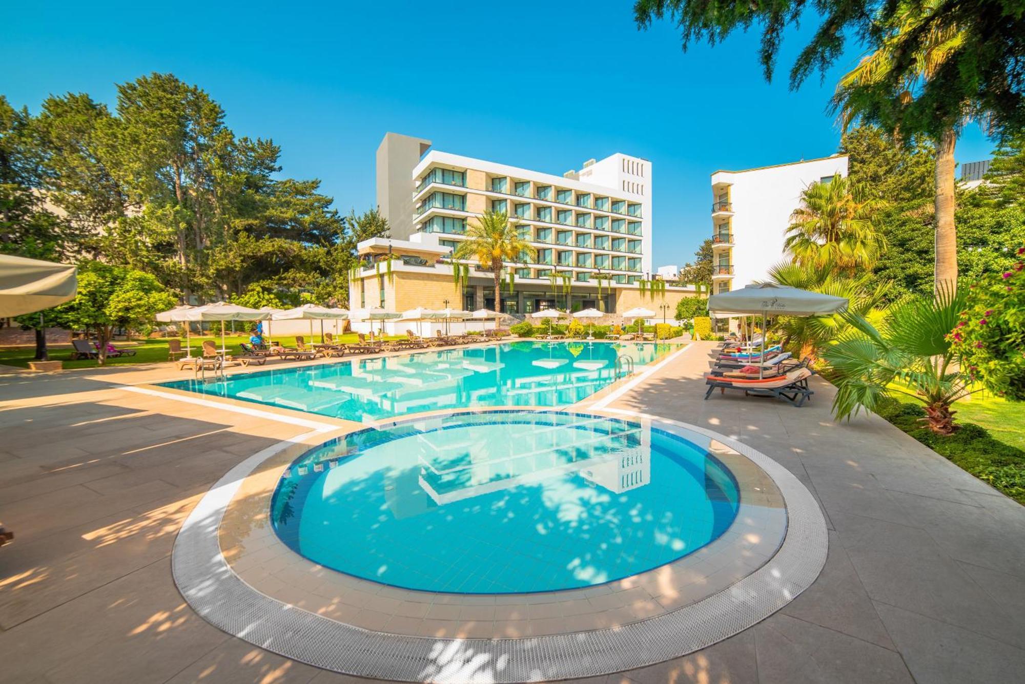 Hotel Pia Bella Kyrenia  Exterior photo
